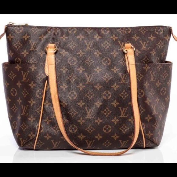 Louis Vuitton Handbags - Louis Vuitton Totally bag MM